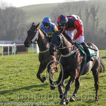 03rd - Redclue (08)  D E Mullins  Trainer : Miss C L Cannon  black, red hollow panel
