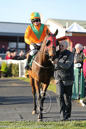 03rd - Illusion Of Time (03)  Mr R Kavanagh (7)  Trainer : R K Watson  orange, green chevron