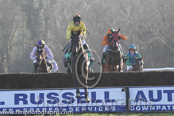 01st - Lord Fingal (04)  Mr S Clements (5)  Trainer : J T R Dreaper  yellow, brown hoop