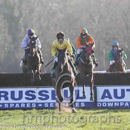 01st - Lord Fingal (04)  Mr S Clements (5)  Trainer : J T R Dreaper  yellow, brown hoop