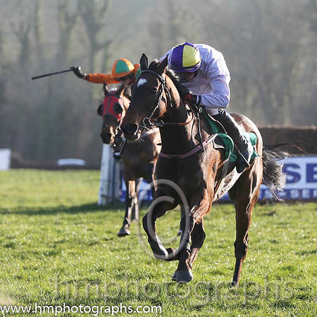 05th - Asithappens (01)  Mr D G Lavery (5)  Trainer : L Casey  mauve