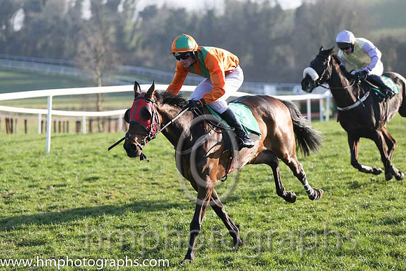 03rd - Illusion Of Time (03)  Mr R Kavanagh (7)  Trainer : R K Watson  orange, green chevron