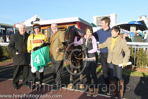 01st - Lord Fingal (04)  Mr S Clements (5)  Trainer : J T R Dreaper  yellow, orange hoop