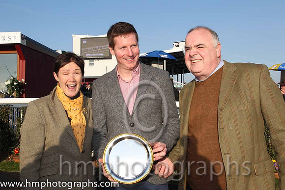 01st - Lord Fingal (04)  Mr S Clements (5)  Trainer : J T R Dreaper  yellow, orange hoop