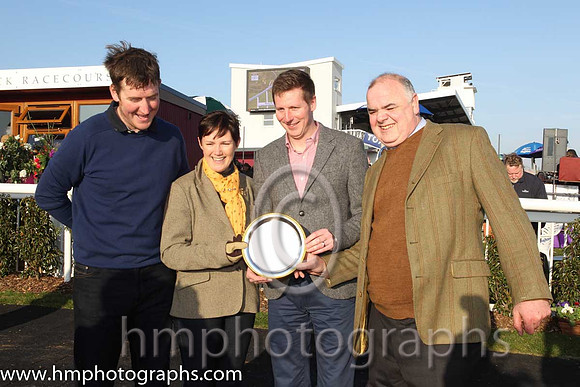 01st - Lord Fingal (04)  Mr S Clements (5)  Trainer : J T R Dreaper  yellow, orange hoop