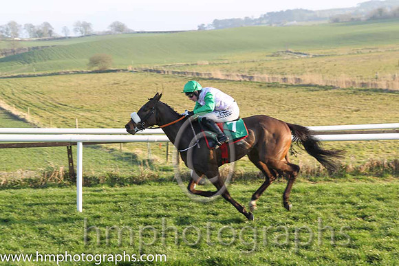 06th - John Monash(07)  Ms N Carberry  Trainer : G Elliott  purple and white check