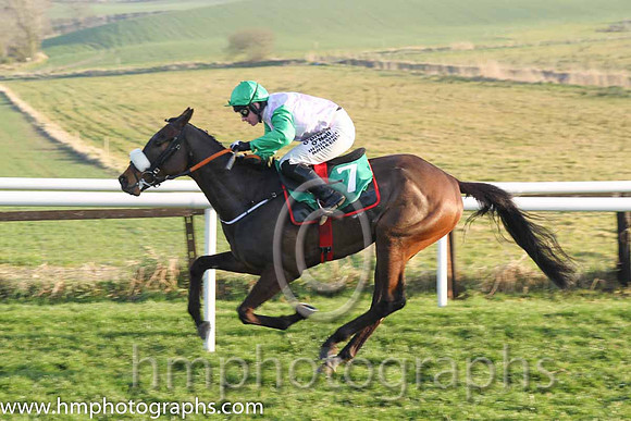 06th - John Monash(07)  Ms N Carberry  Trainer : G Elliott  purple and white check