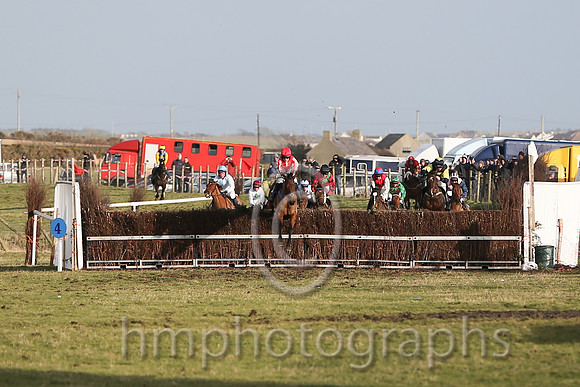 01 Mystical Knight  B O'Neill - Trainer : Colin Bowe, Grey, red chevron