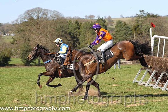 02nd - Theatre Mole (9)  B O'Neill - Trainer: Colin Bowe - yellow  blue halved  01st - Mia's Storm (1)  N McParlan - Trainer: S R B Crawford - orange, purple star