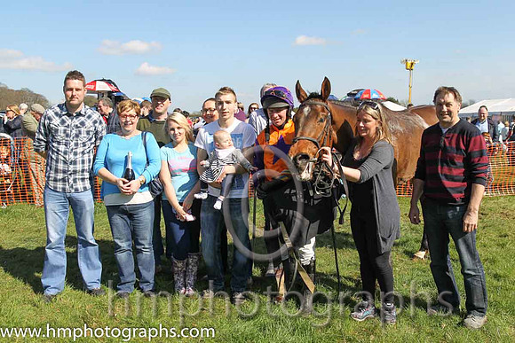 01st - Mia's Storm (1)  N McParlan - Trainer: S R B Crawford - orange, purple star