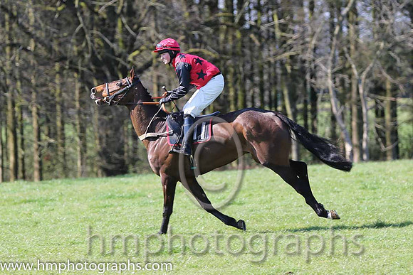 07th Brd - Benarty Hill (11)  J Cresswell - Trainer: Liam Lennon - red, black stars