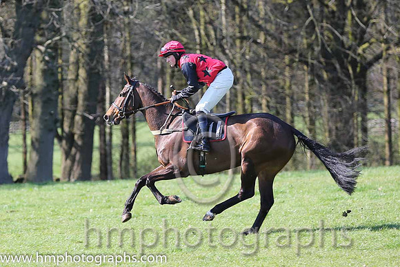 07th Brd - Benarty Hill (11)  J Cresswell - Trainer: Liam Lennon - red, black stars