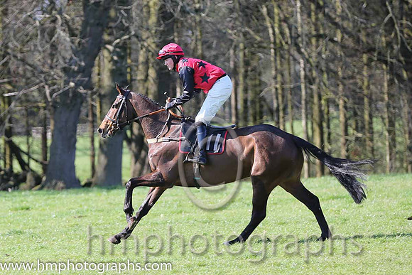 07th Brd - Benarty Hill (11)  J Cresswell - Trainer: Liam Lennon - red, black stars