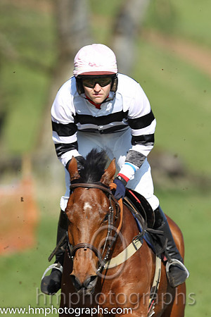 01st - Gonal (7)  N Gault - Trainer: John Bryson - black  white hoops
