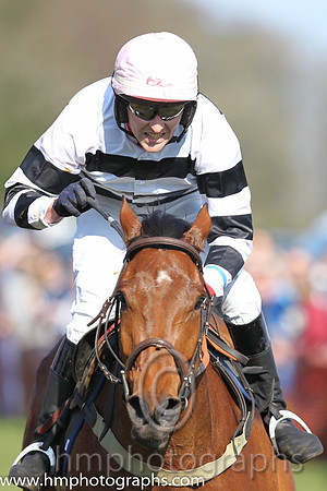 01st - Gonal (7)  N Gault - Trainer: John Bryson - black  white hoops