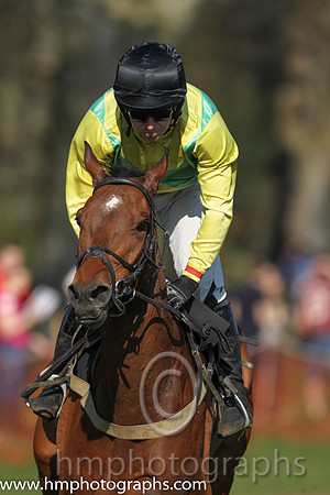 02nd - Cousin Bill (5)  N McParlan - Trainer: Sean McParlan - yellow, green diabolo