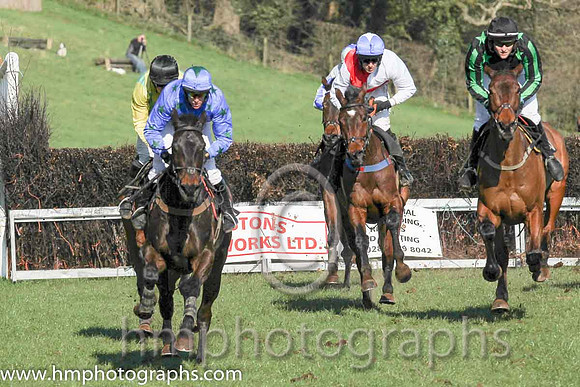 01st - Mighty Leader (13)  B O'Neill - Trainer: Graham Mckeever - red  white qtrd