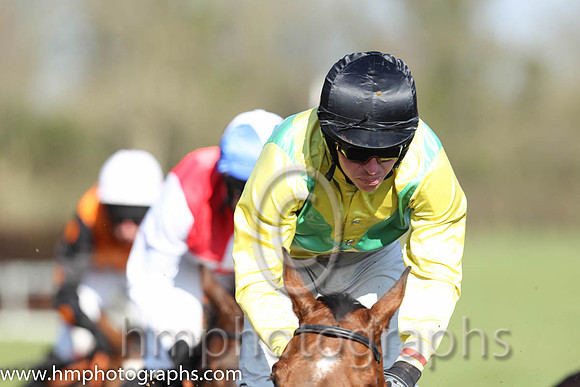 02nd - Cousin Bill (5)  N McParlan - Trainer: Sean McParlan - yellow, green diabolo