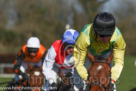 02nd - Cousin Bill (5)  N McParlan - Trainer: Sean McParlan - yellow, green diabolo