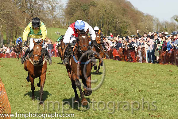 01st - Mighty Leader (13)  B O'Neill - Trainer: Graham Mckeever - red  white qtrd