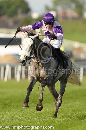 01st The Grey Lad and G.B. Noonan(7) (4 ,pink, purple diamond ), Trainer:Paul W. Flynn , Owner:Claire Kilmartin