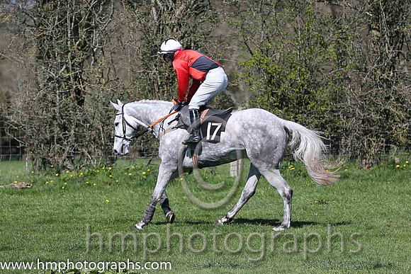 06th Definitly Grey ( 17 )  N McParlan - Trainer : B R Hamilton - red  black qtrd