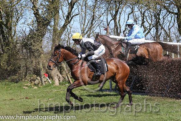 05th Ballycash ( 1 )  Derek O'Connor - Trainer : Colin S McKeever - black  white qtrd