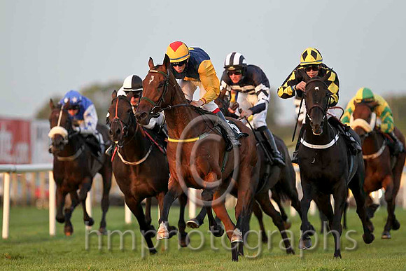 Blue Cannon & C P Hoban - Winner (15, dark blue, yellow diamond) - CU2D4193-e