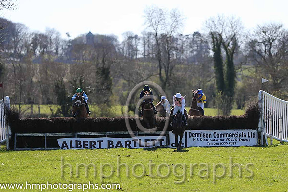 01st Kinley ( 13 )  N McParlan - Trainer : I R Ferguson - pink, black hollow box