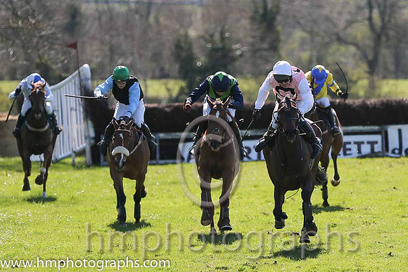 01st Kinley ( 13 )  N McParlan - Trainer : I R Ferguson - pink, black hollow box