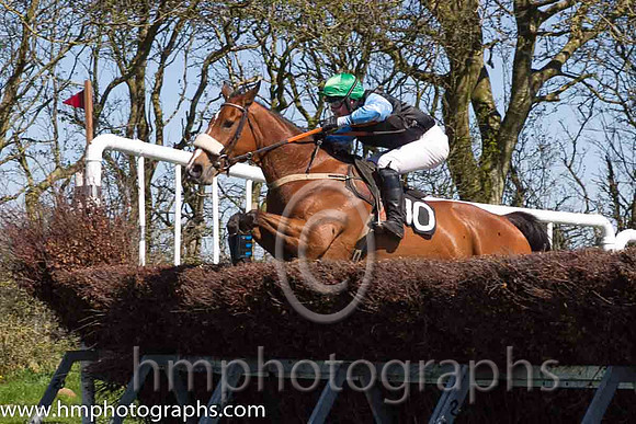 03rd Blessed King ( 10 )  G S Quinn - Trainer : Pat Kearns - black,light blue sleeves
