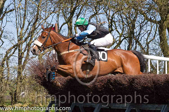 03rd Blessed King ( 10 )  G S Quinn - Trainer : Pat Kearns - black,light blue sleeves