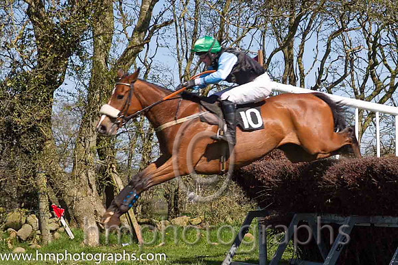 03rd Blessed King ( 10 )  G S Quinn - Trainer : Pat Kearns - black,light blue sleeves