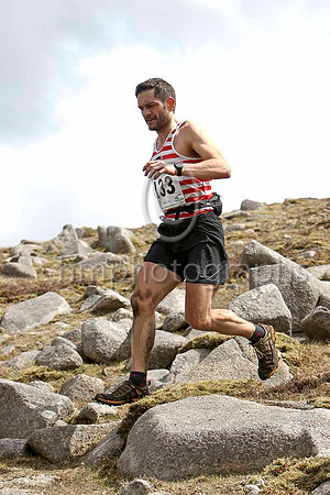Karl Gray - 6th in 51:17 - Calder Valley Fell Runners - FT8E3691-e