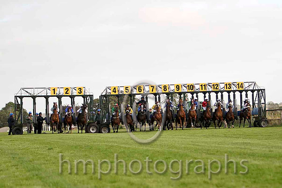 Annie Go & C T Keane - Winner (6, red,white spots) in Stall 11 - FT8E6457-e2