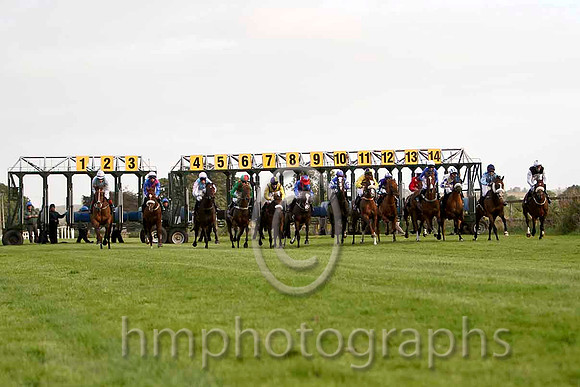 Annie Go & C T Keane - Winner (6, red,white spots) in Stall 11 -FT8E6465-e2
