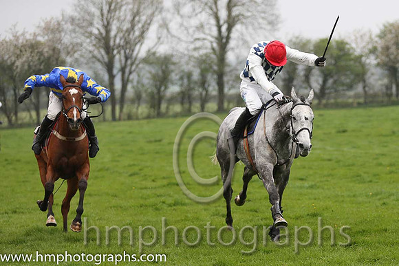 02nd Backoftherock ( 1 ) and J J Codd - Trainer : M O Quigley - royal blue, yellow chevrons and 01st Frost ( 3 ) and Derek O'Connor - Trainer : I R Ferguson - navy and white diamonds