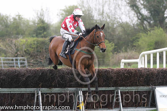 01st Oneforthenure ( 13 ) and N McParlan - Trainer : Graham McKeever - red and white qtrd
