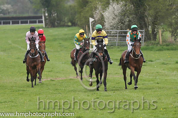 05th UR Mo Chailin ( 9 ) and R James - Trainer : Sean Thomas Doyle - green, orange spots