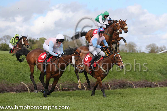 02nd Enniskillen ( 4 , pink, light blue sleeves ) and B.O. Walsh (7) - Trainer : Peter Maher - Owner : A. Weld  06th Serious Times ( 5 , pink, light blue sleeves ) and G.L. Murphy (7) - Trainer : Pete