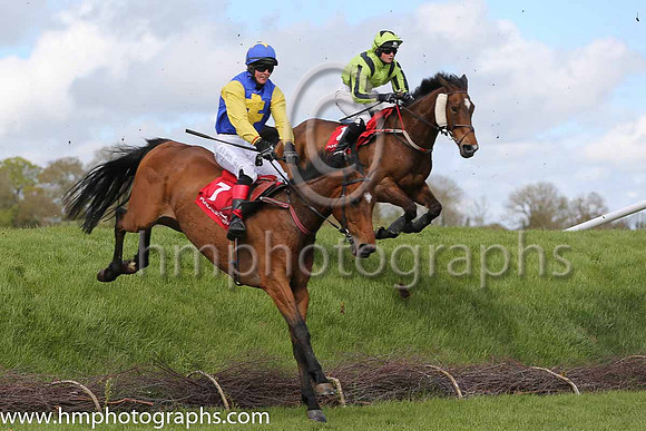 04th Treo Eile ( 7 , blue, yellow cross ) and J.J. Slevin (7) - Trainer : S. Slevin - Owner : Michelle Ryan  07th Boxer Georg ( 1 , green, black epaulettes ) and K. O'Farrell (7) - Trainer : Seamus O'