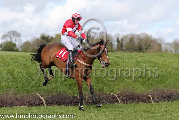 10th The Three Colleens ( 11 , red, white sash ) and D.L. Queally (5) - Trainer : Mrs Hannah Lee - Owner : J.A. Lee