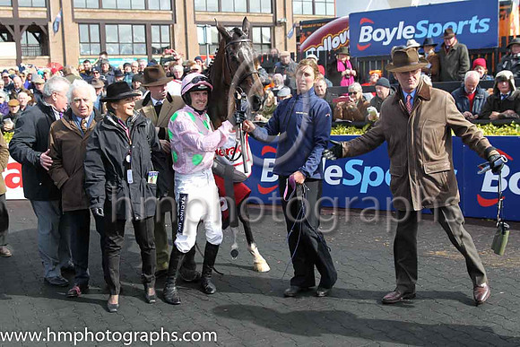 01st Douvan (FR) ( 3 , pink, light green stars ) and R. Walsh - Trainer : W.P. Mullins - Owner : Mrs S Ricci