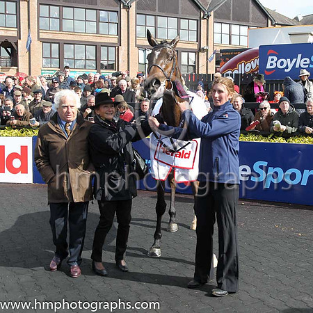 01st Douvan (FR) ( 3 , pink, light green stars ) and R. Walsh - Trainer : W.P. Mullins - Owner : Mrs S Ricci
