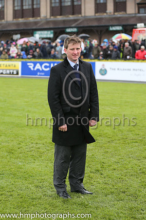07th Pass The Time (GB) ( 6 , yellow, green diamond ) and M.P. Walsh - Trainer : Neil Mulholland (in GB) - Owner : Dajam Ltd