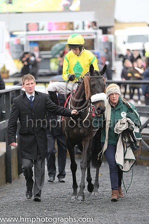 07th Pass The Time (GB) ( 6 , yellow, green diamond ) and M.P. Walsh - Trainer : Neil Mulholland (in GB) - Owner : Dajam Ltd