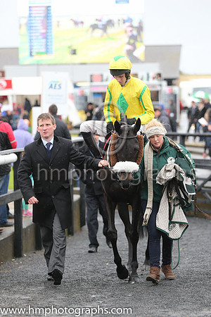 07th Pass The Time (GB) ( 6 , yellow, green diamond ) and M.P. Walsh - Trainer : Neil Mulholland (in GB) - Owner : Dajam Ltd