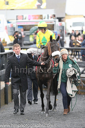 07th Pass The Time (GB) ( 6 , yellow, green diamond ) and M.P. Walsh - Trainer : Neil Mulholland (in GB) - Owner : Dajam Ltd