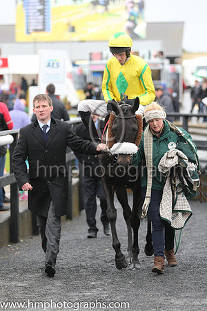 07th Pass The Time (GB) ( 6 , yellow, green diamond ) and M.P. Walsh - Trainer : Neil Mulholland (in GB) - Owner : Dajam Ltd