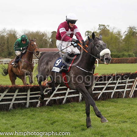 03rd Thunder Zone (GB) ( 9 , maroon, white star ) and P. Townend - Trainer : Gordon Elliott - Owner : Gigginstown House Stud